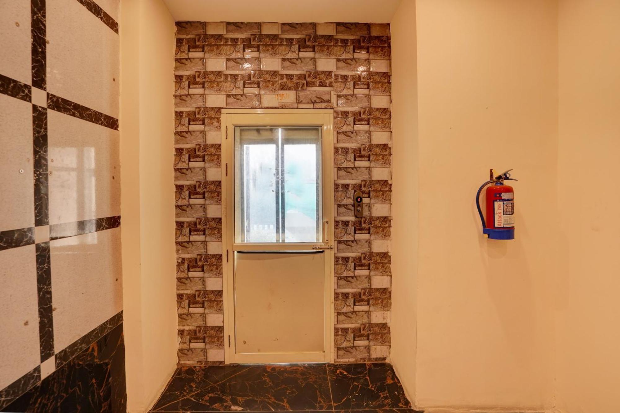 Hotel O Blue Vibes Meerut Eksteriør billede