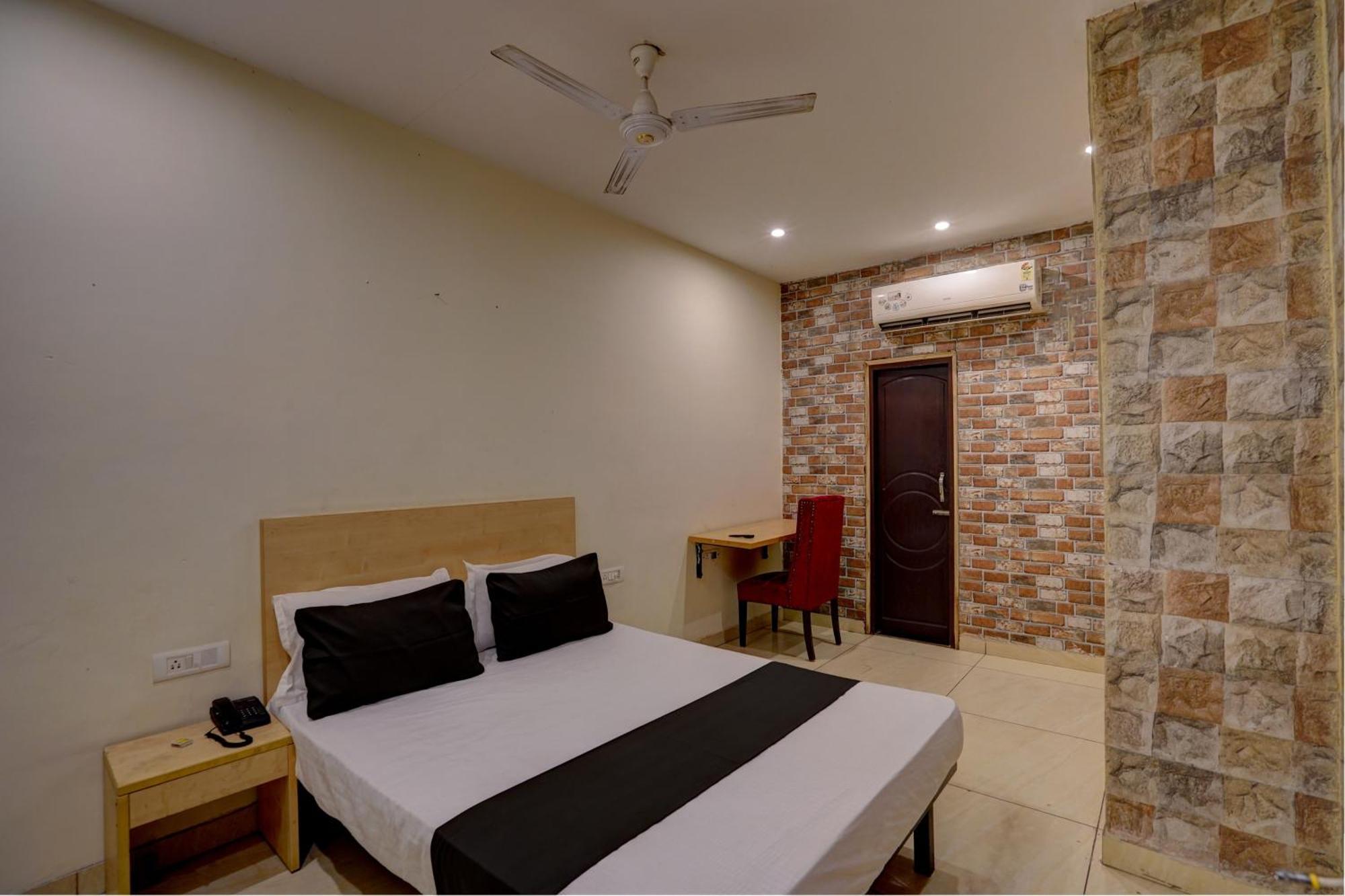 Hotel O Blue Vibes Meerut Eksteriør billede